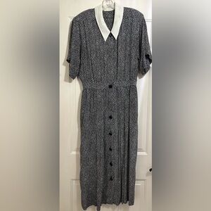 Vintage upscale silk dress (more of a size 14)